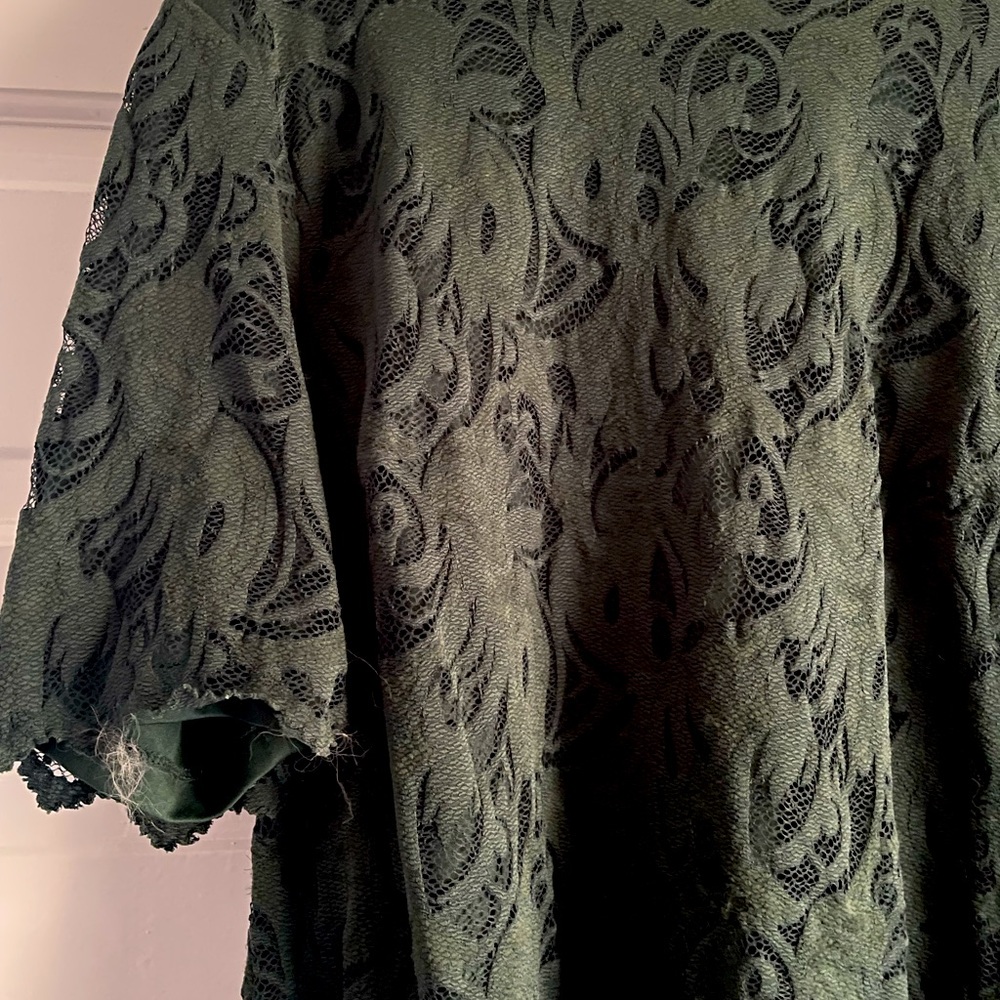 Dark Green Lace Scalloped Hem Blouse